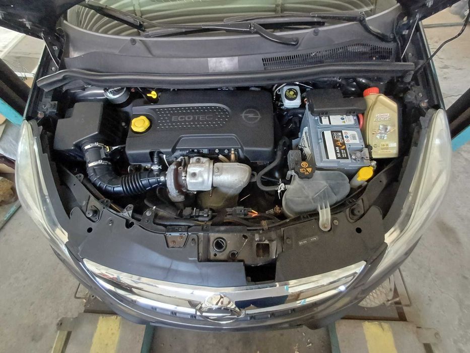 Vând Opel Corsa .