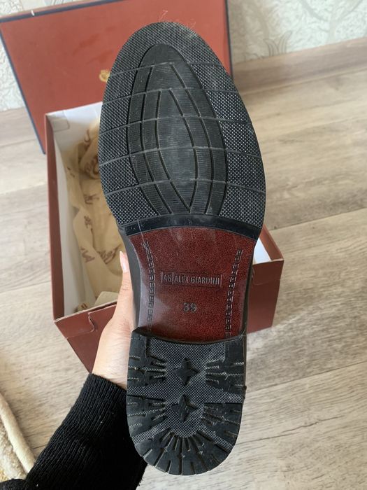 Продам мужские туфли.