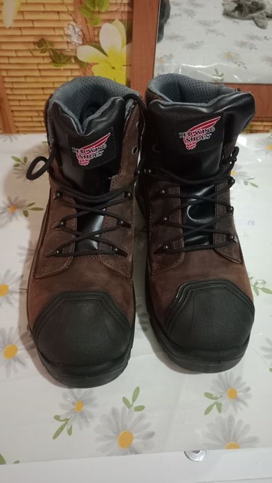 Сиз ботинки металическии