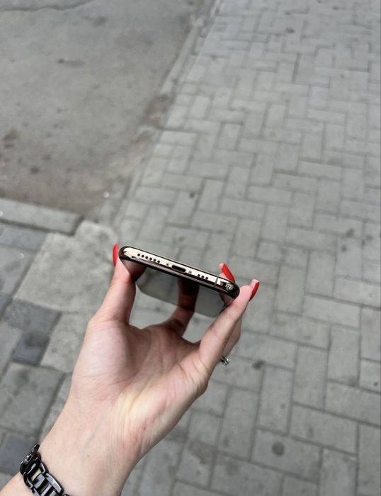 iPhone 11 PRO { GOLD }