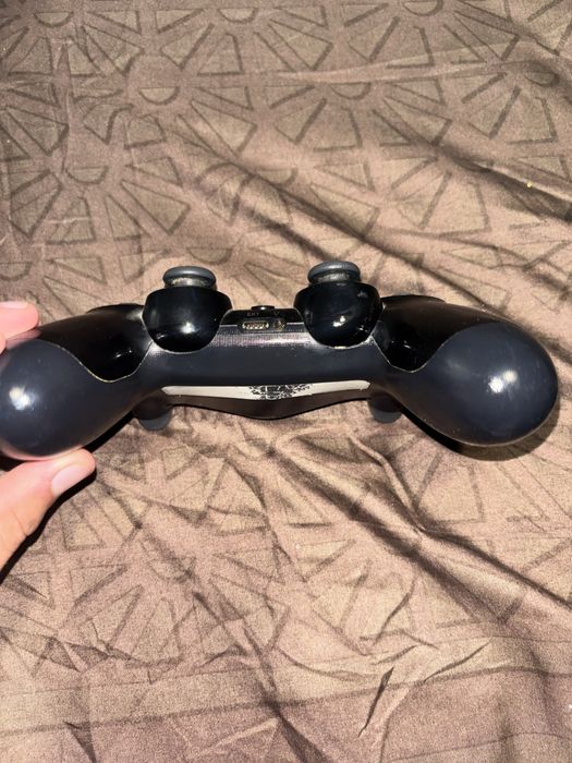 Manetă PlayStation 4 (DualShock 4) – folosită 3 luni, stare foarte bună