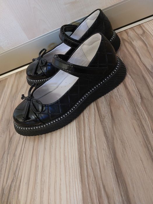 Продам туфли детские