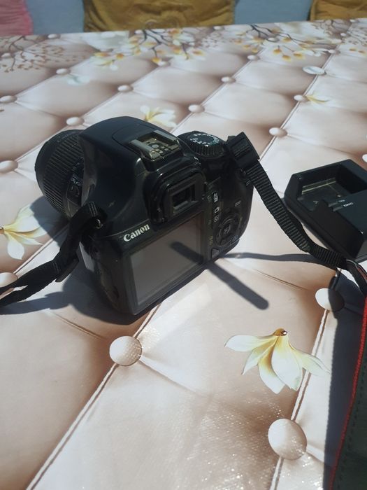 Canon d1100 sotiladi