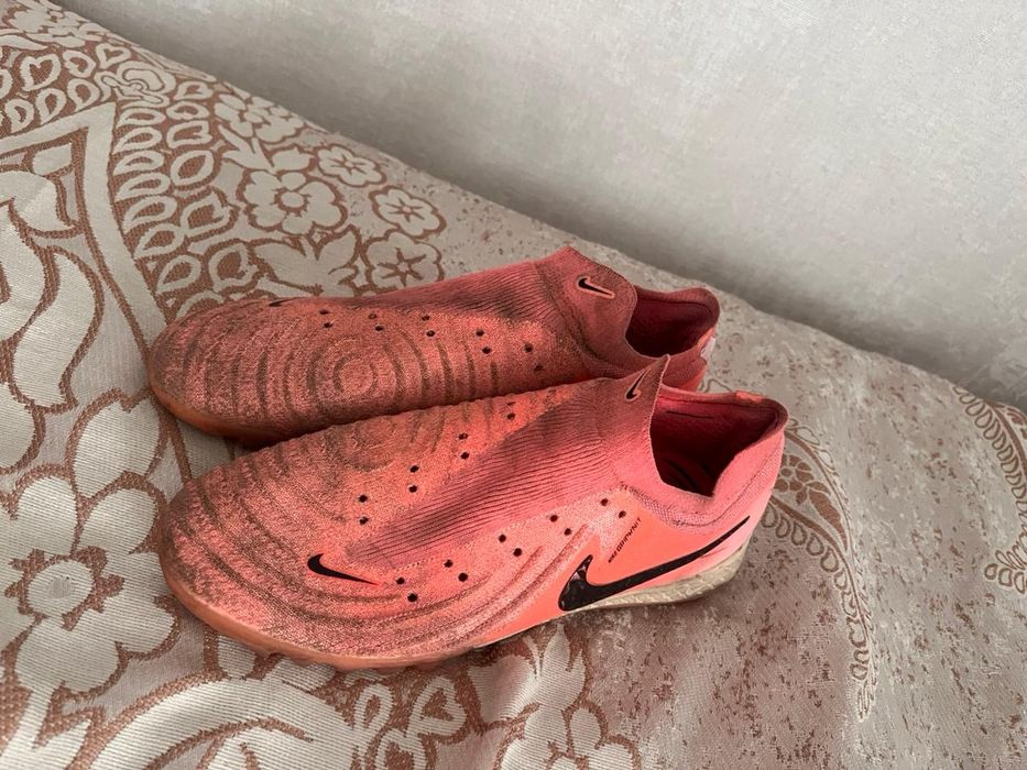Сороконожки nike phantom gx