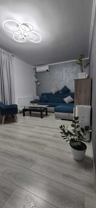 Proprietar vand apartament 3 camere 68.5m utili