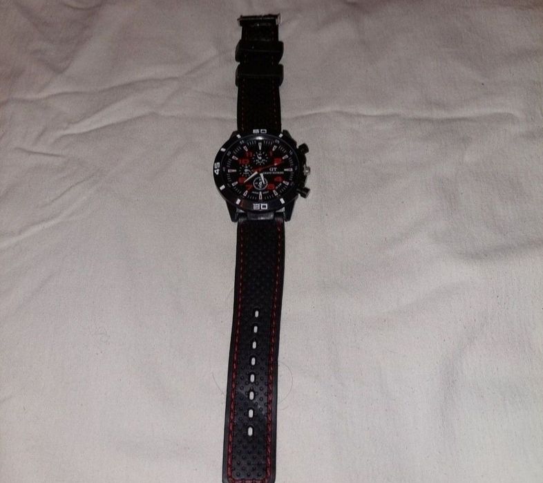 Ceas sport ieftin afisaj analog