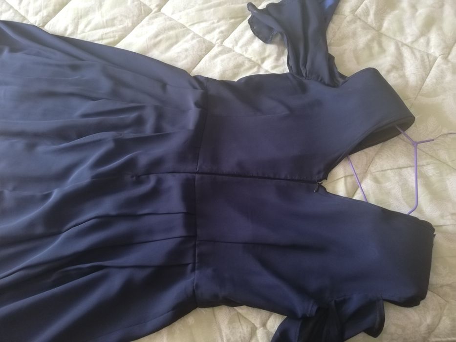 Vând rochiță bleumarin din voal