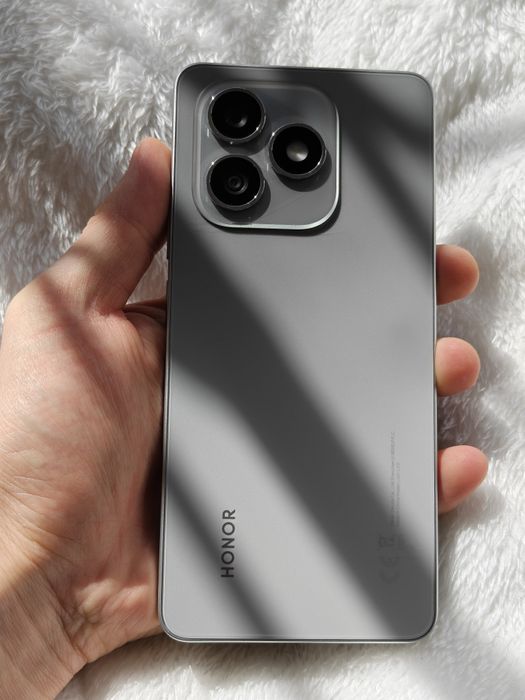 Honor X8d 256 gb Ram 8 7000 mah Battery