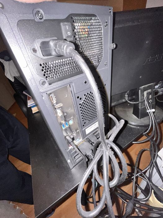 Геймърски компютър i3 12100f gtx1650