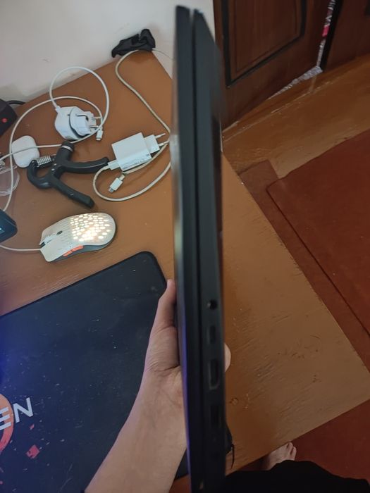 Lenova noutbuk sotiladi