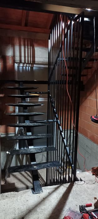 Sudura & confectii metalice: porti, garduri, balustrade, scari, mobila