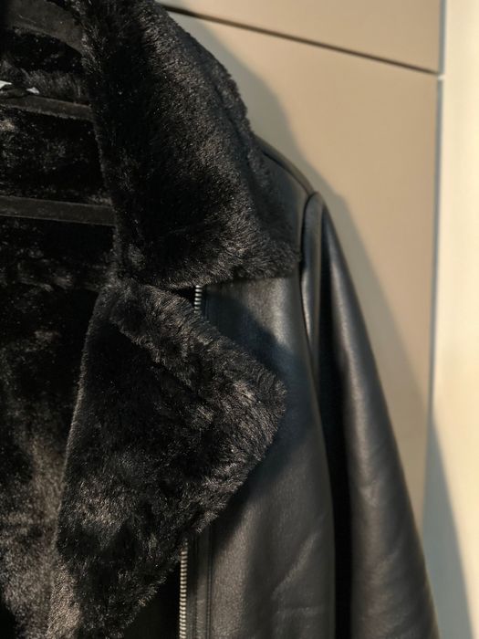 Черно кожно яке Mango