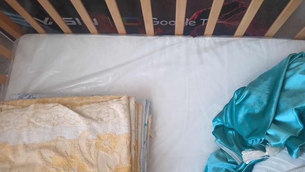 Продам манеж 30000. Новый