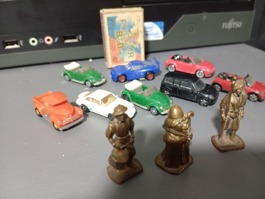 Старые игрушки из Киндер сюрпризов