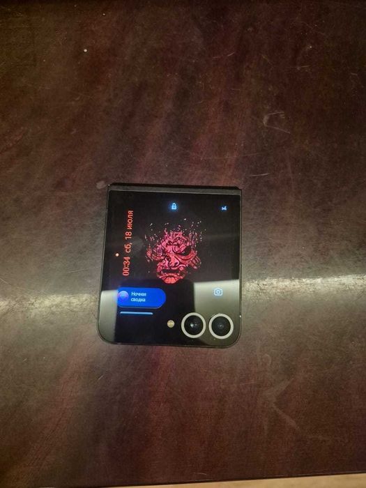 Samsung galaxy z flip 6 12/256 в хорошем состоянии