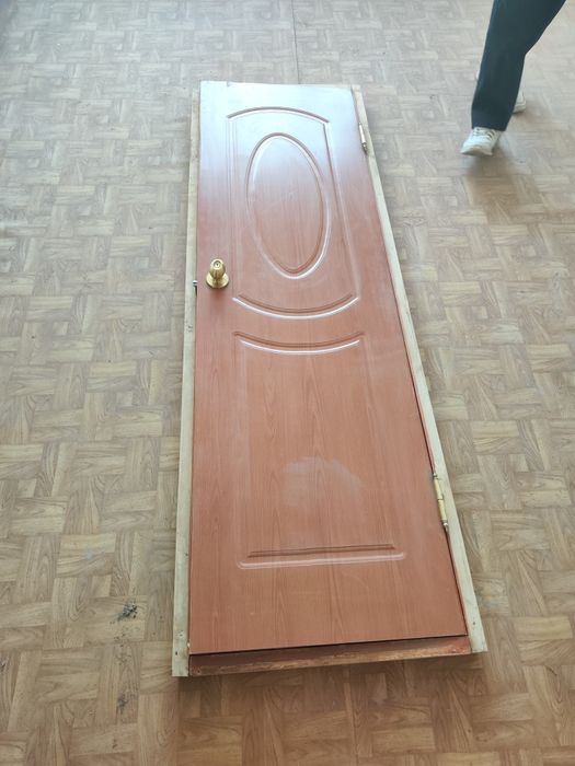 Продам двери б/у