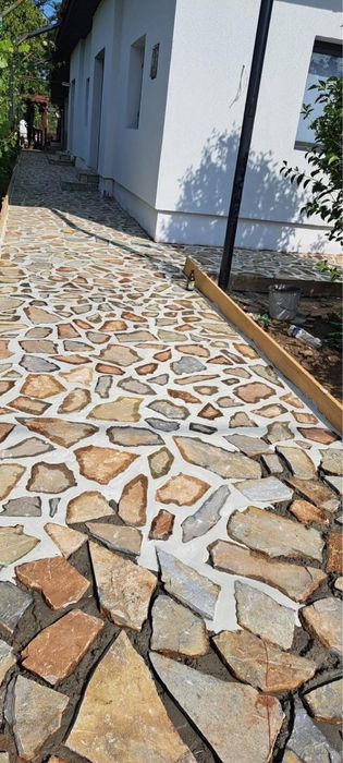 Vand si montez piatra naturala