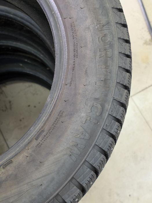 Freedom Drive North Claw 225/65 R17 102 T