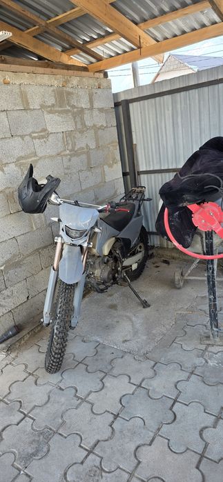 Продам эндуро 250 кубов