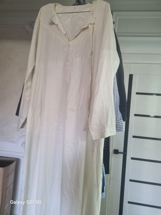 Erkaklarga umra safari uchun koylak