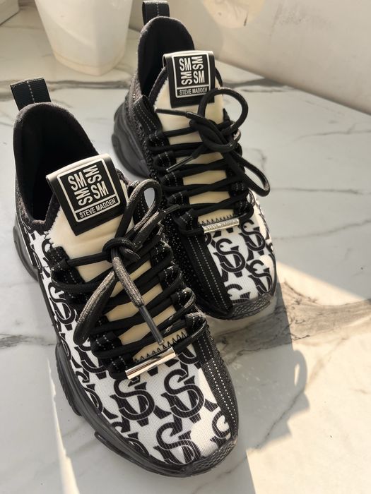 Steve Madden сникърси