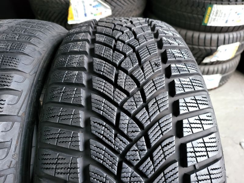 225/50/18 GOODYEAR 4бр