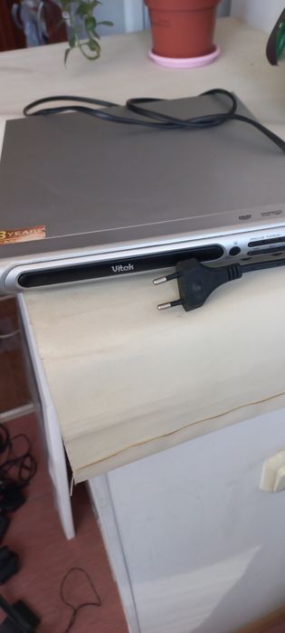 Продам видеоплейер с дисками, DVD ПЛЕЕР