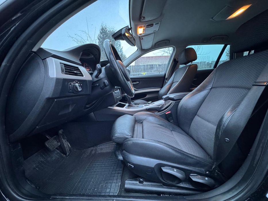 BMW 320D  XDrive cutie automata 184 CP