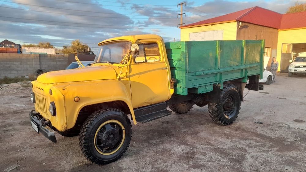 Продам бортовой грузовик