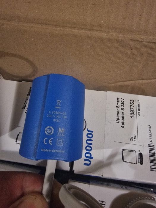 Vând actuatoare, distribuitoare uponor