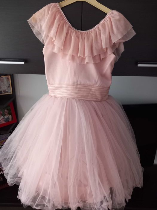Rochita scurta,stare perfecta,roz pudra  fete 10,11 ani cu crinolina