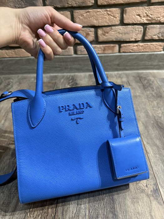 Продам сумку Prada оригинал