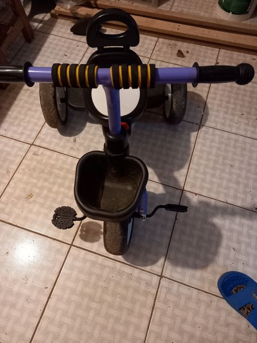 Детский велосипед и самокат