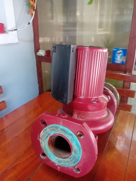 Pompă GRUNDFOS magna