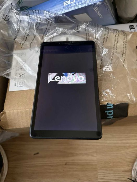 Таблет Lenovo Tab M7 (3rd Gen) – 32GB, 2GB RAM, 7" Wi-Fi отличен
