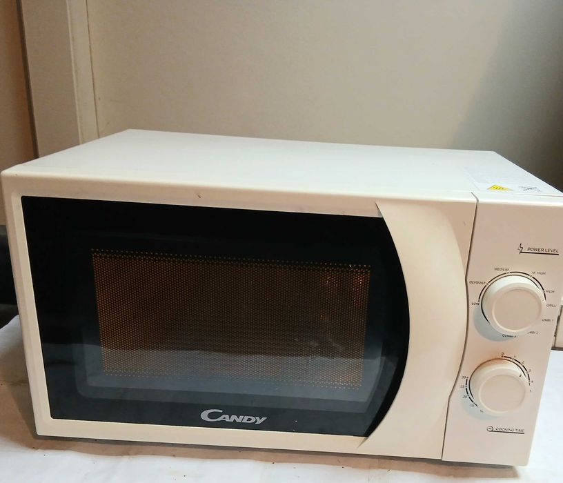 Микровълнова фурна CANDY с грил
