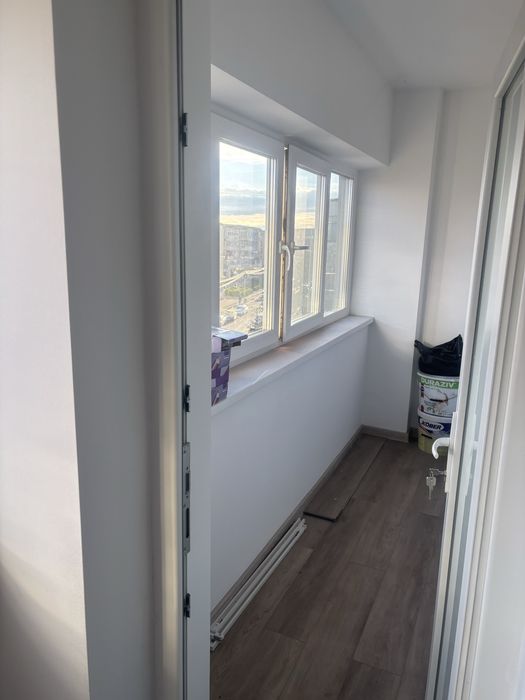 Vand apartament doua camere