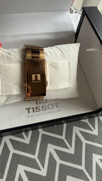 Часовник Tissot, дамски