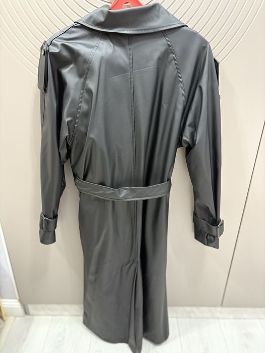 Продам кожаный тренч