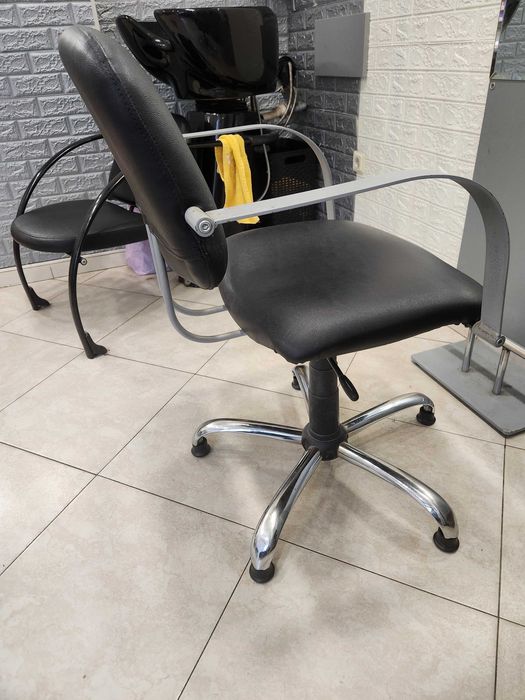 Фризьорски стол 2бр, употребяван