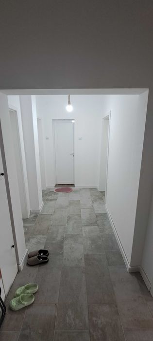 Нощувки: Голям Апартамент - 3 спални (Безплатно Паркиране)