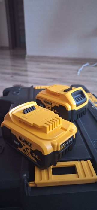 Продам аккумулятор Dewalt