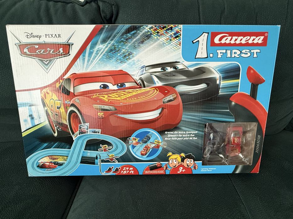 Pista masinute Carrera - Lightning McQueen