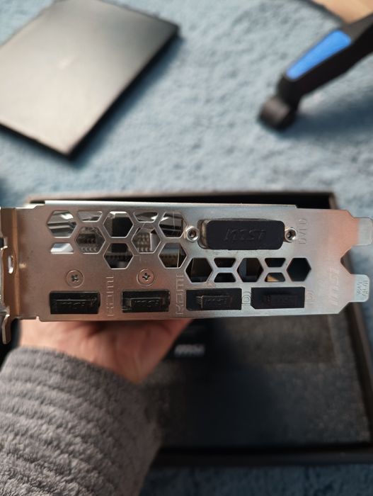 Vând placa video GeForce GTX 1060