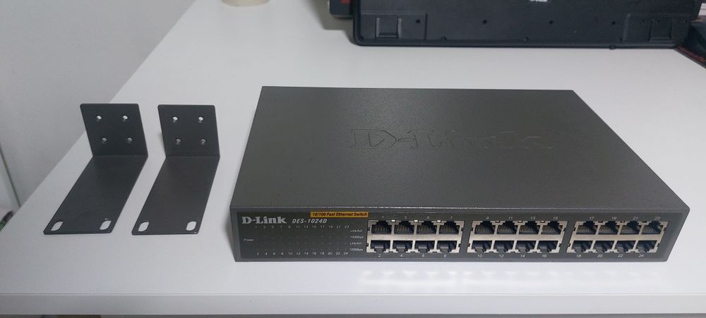 Коммутатор D-Link DES-1024D