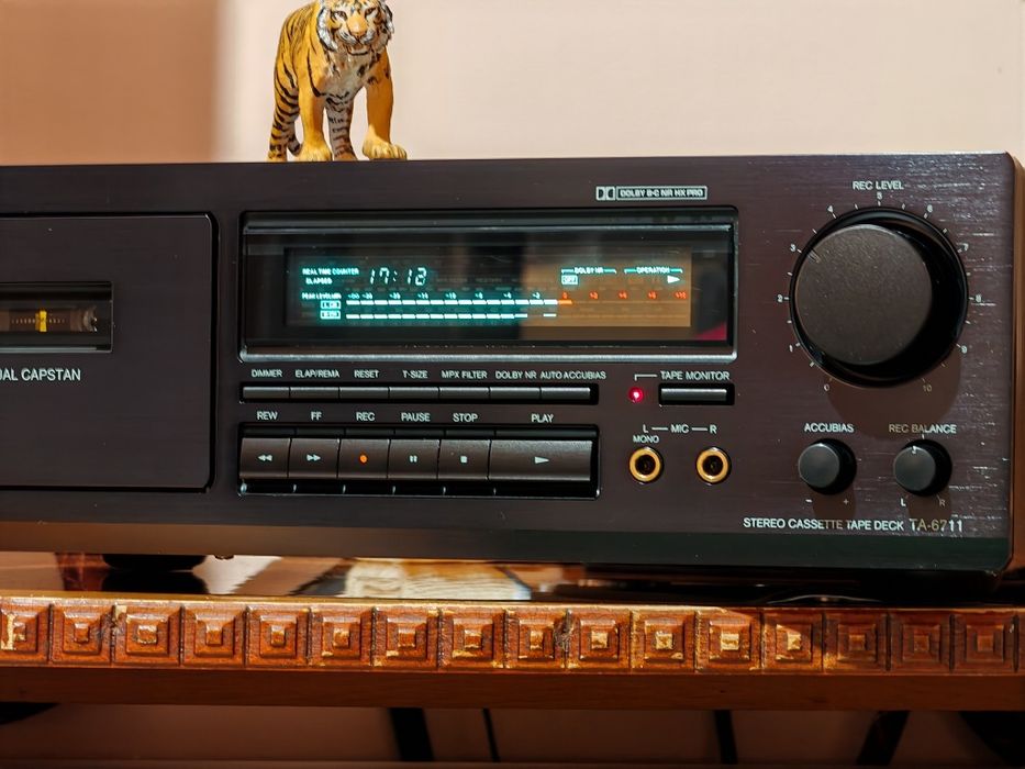 Jupânul ! Onkyo Integra series TA-6711. Cap serie. Ca nou !
Foto