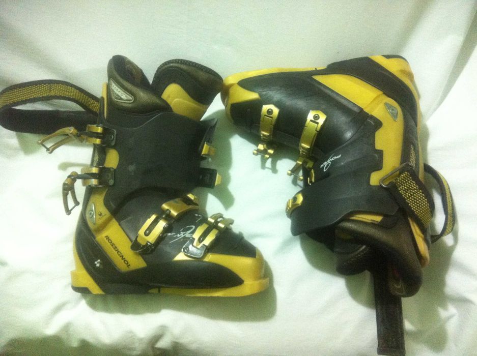 schiuri echipament ski clapari bete bocanci snowboard boots