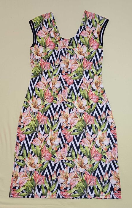 Нова цена. Дамска лятна рокля размер М/L.