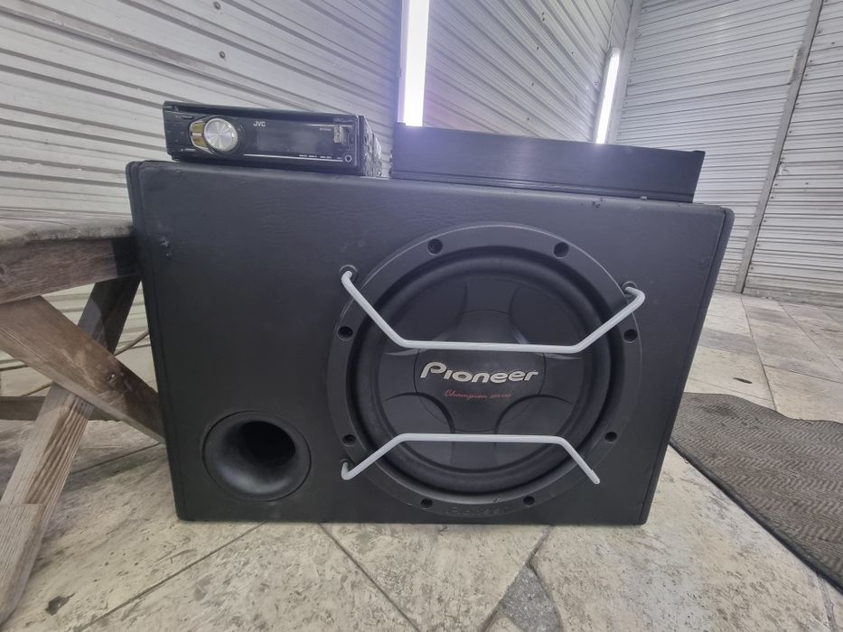 Магнитола саб и уселитель