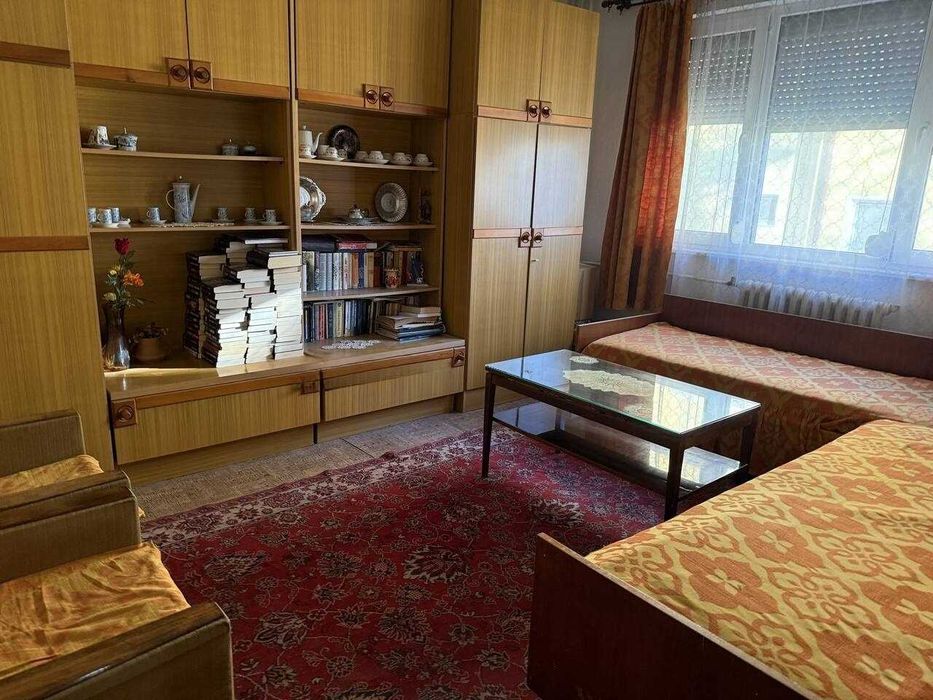 Тристаен апартамент кв. Център